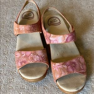 Dansko Sonnet sandals in pink and gold